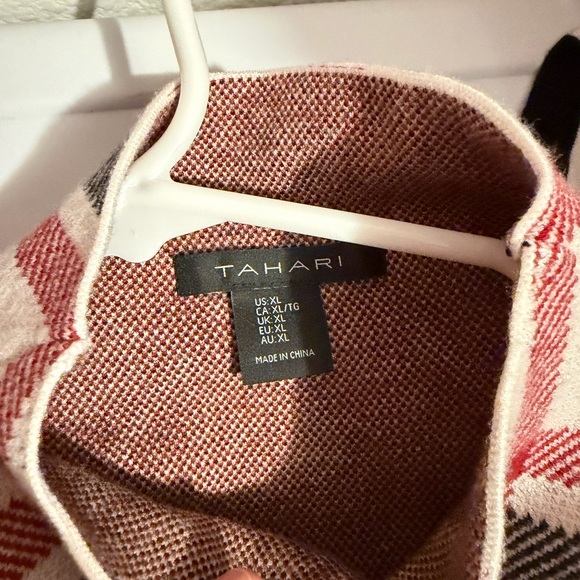 Tahari Plaid Sweater and Glove Set NWT - Picture 4 of 4